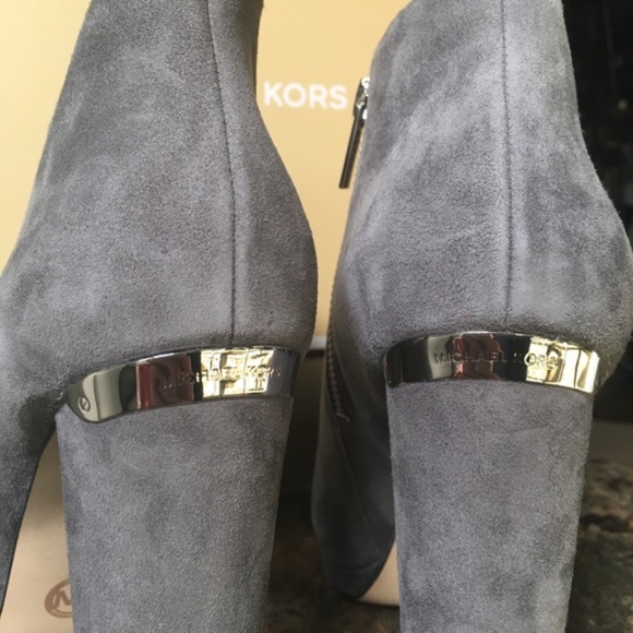 Micheal Kors ‘Haven’ Suede Bootie, US size 10 - Picture 6 of 8